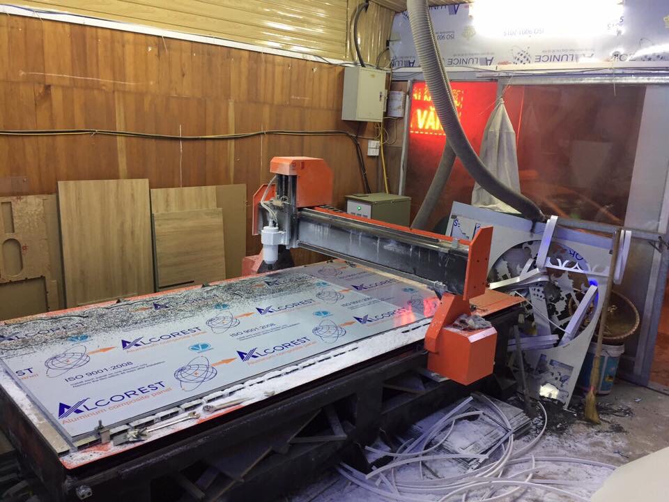 máy cnc quảng cáo